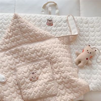 chanceliere bebe - coque motif en cœur